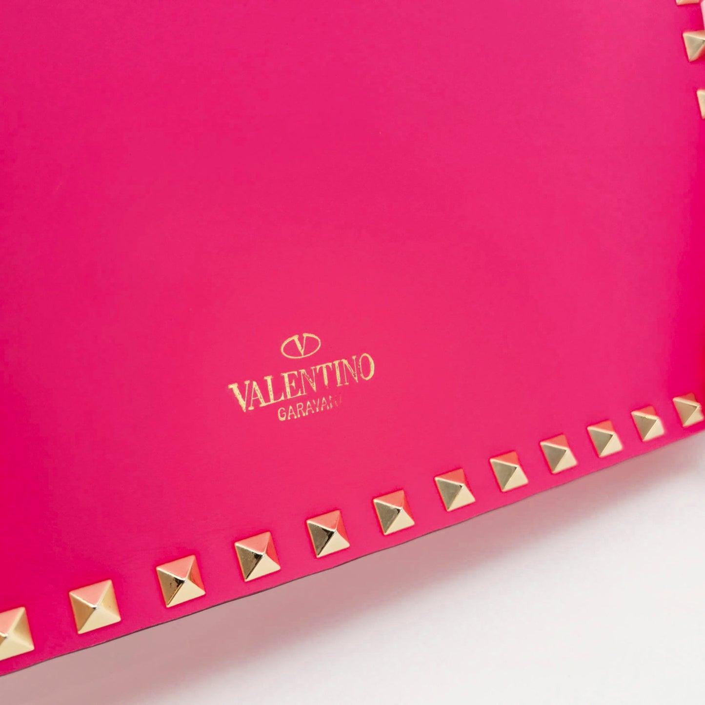 Valentino Garavani Fuchsia Fluo Nappa Rockstud Wristlet Clutch Pink