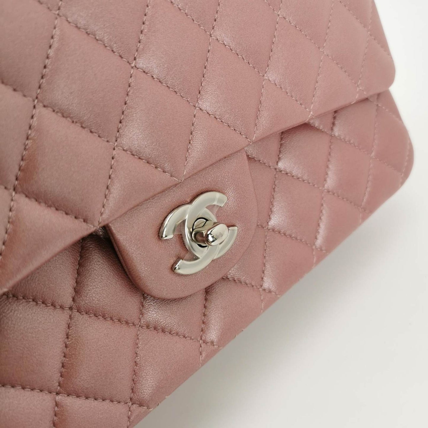 CHANEL Classic Medium Double Flap Iridescent Mauve Lambskin with silver hardware