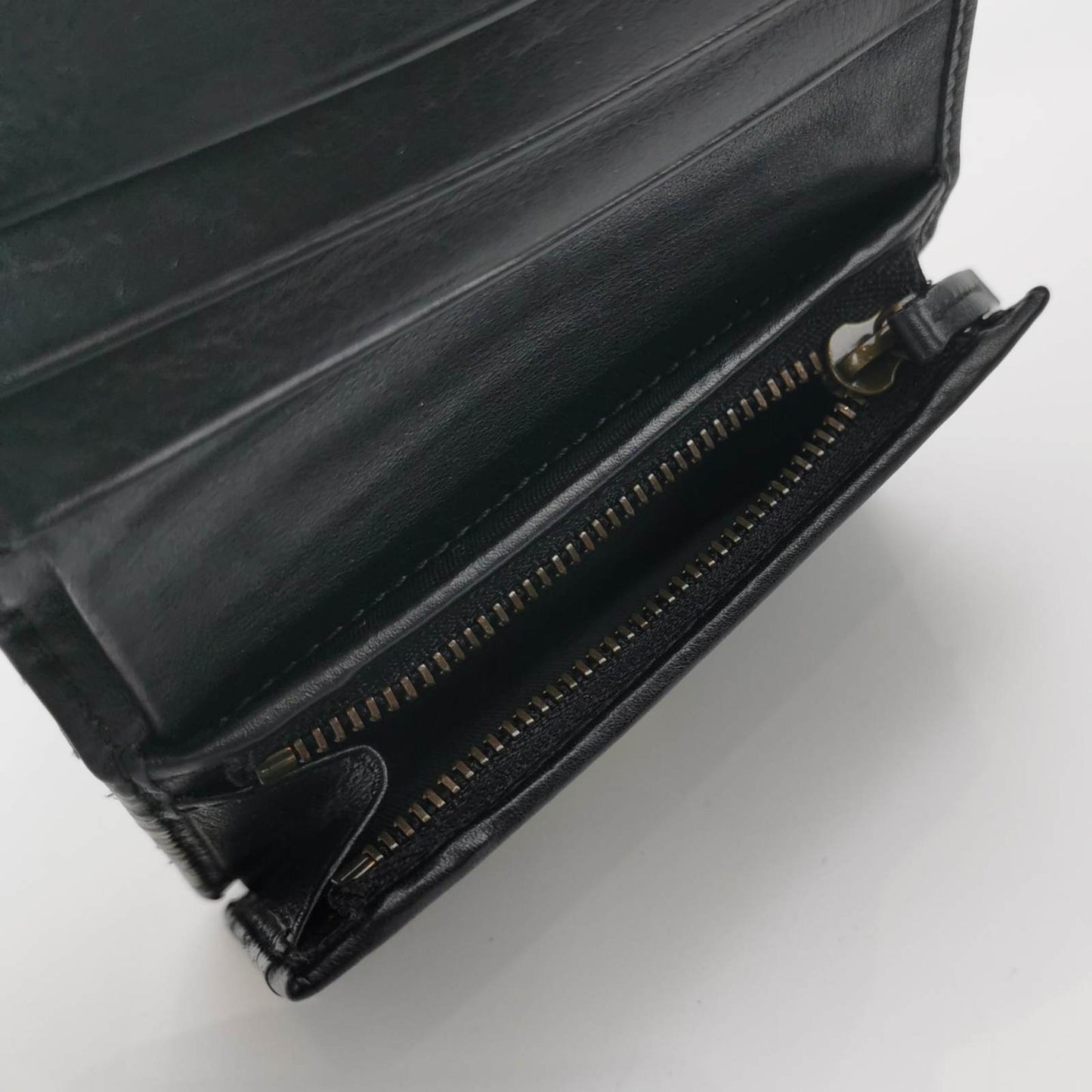 Gucci Women GG Marmont Quilted Leather Wallet